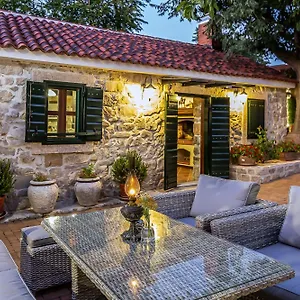 Heritage & Estate Raznjevica Dvori Ad 1307 Hotel